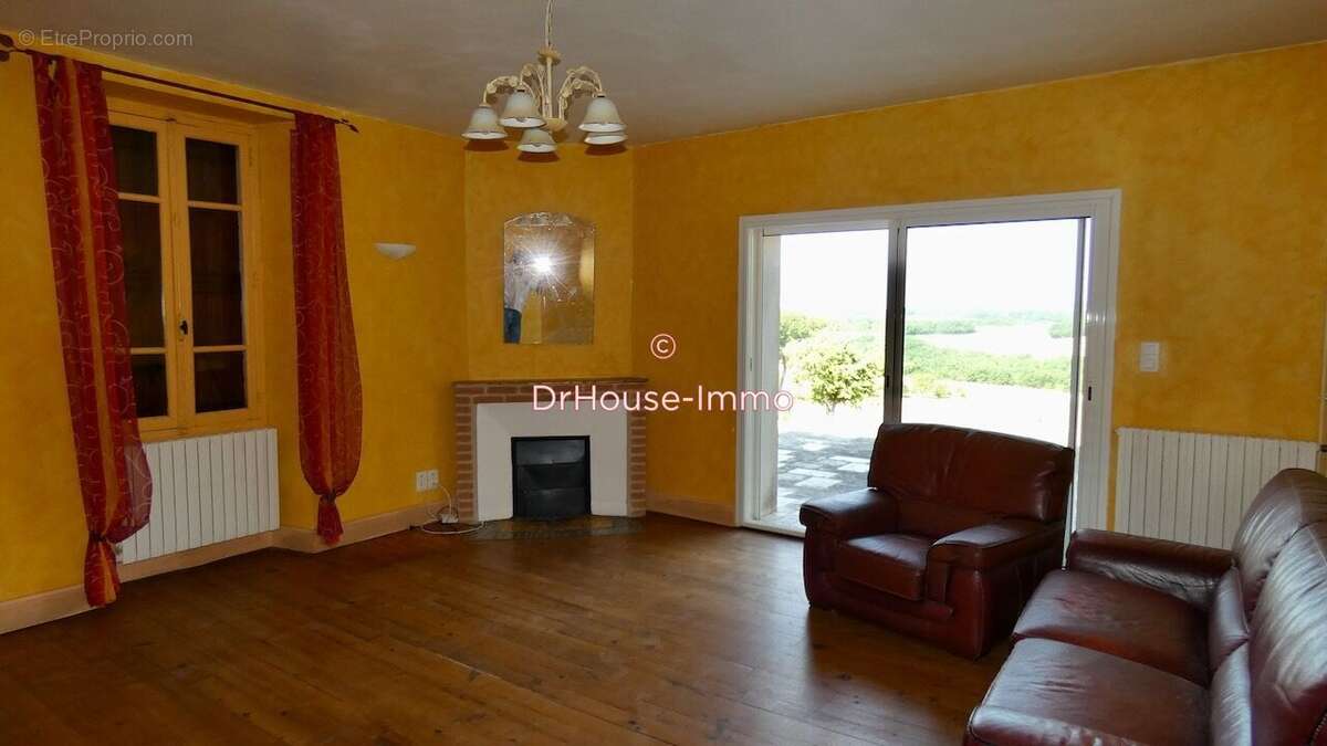 Maison 220 m² à Cahuzac-Sur-Vere  - photo 4