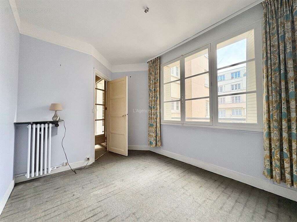 Appartement à ISSY-LES-MOULINEAUX
