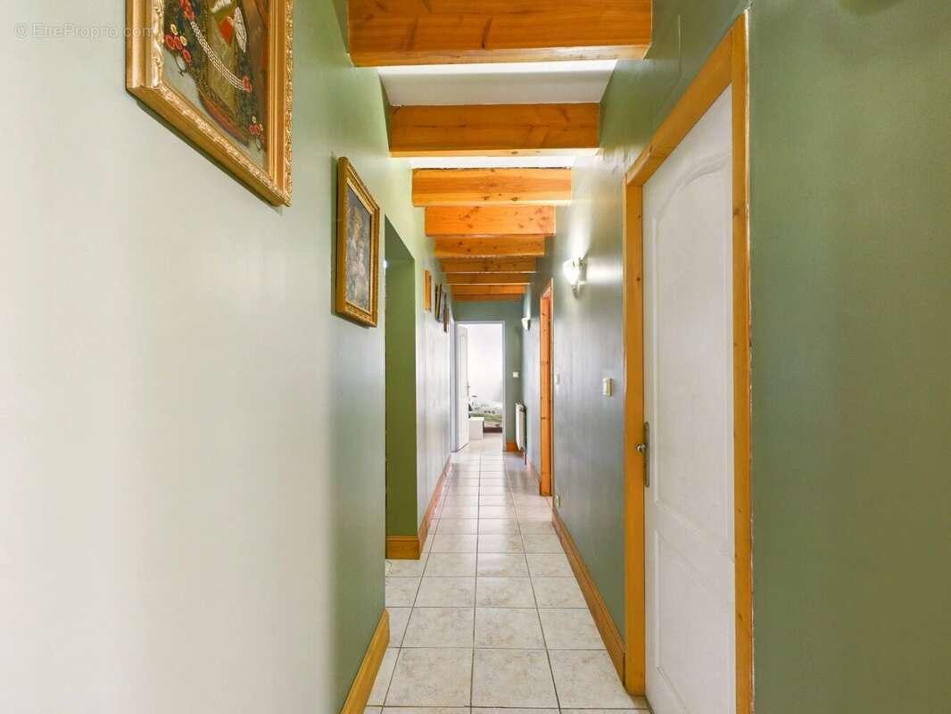 Maison familiale spacieuse avec 5 chambres, grand terrain - photo 8
