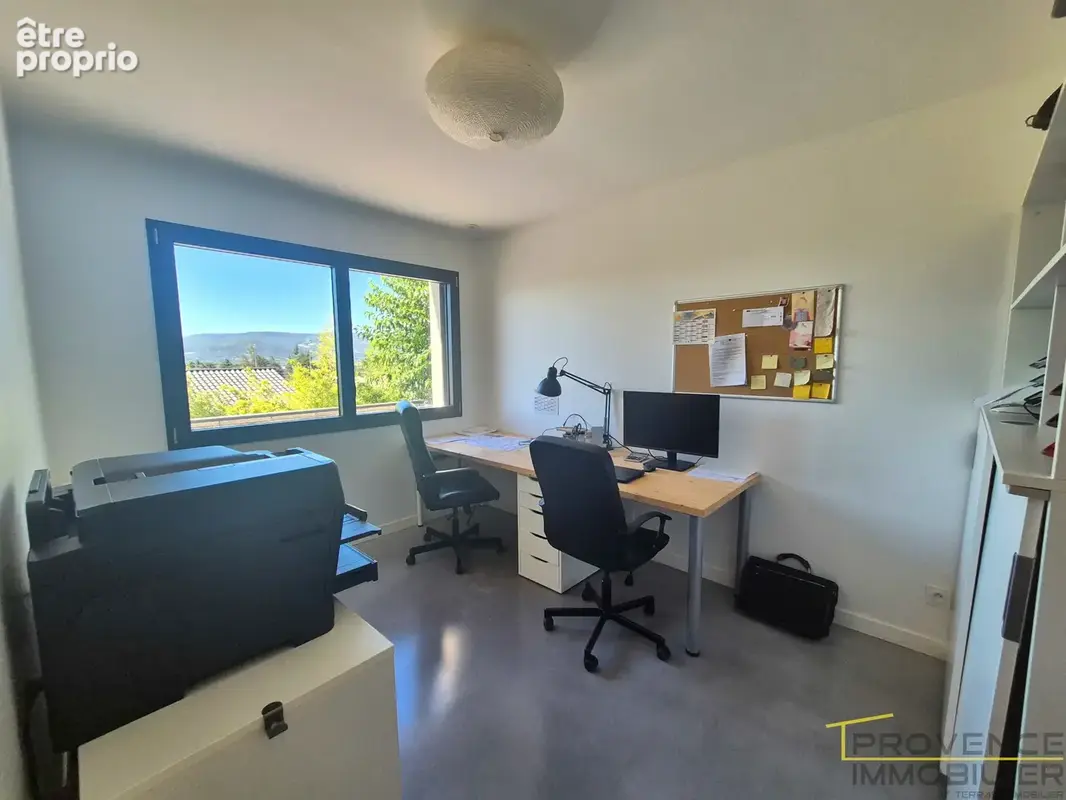 Maison à vendre à Montélimar   Villa familiale avec piscine, T2 indépendant, Grand garage   Les Catalins - photo 8