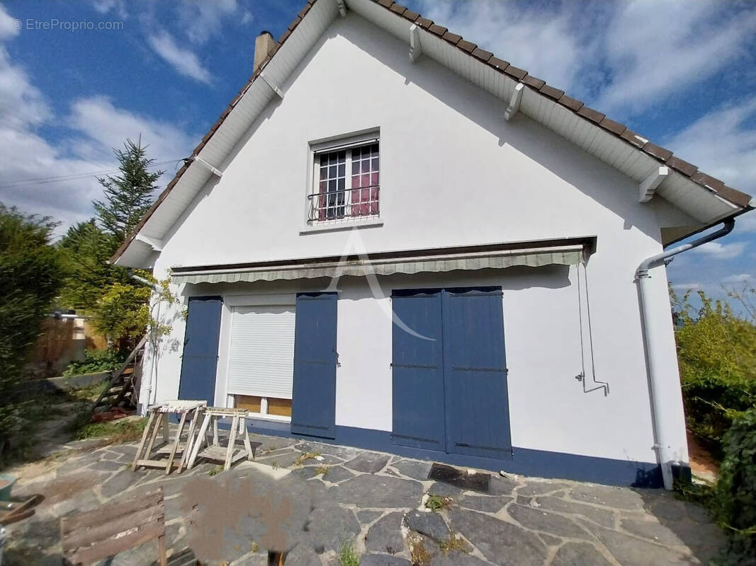 Maison à MEZY-SUR-SEINE