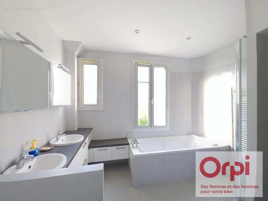 Appartement à ISSY-LES-MOULINEAUX