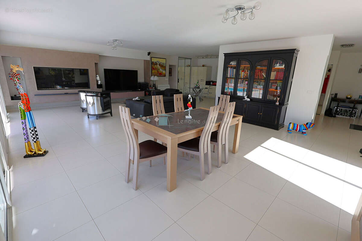 Maison à PEYMEINADE