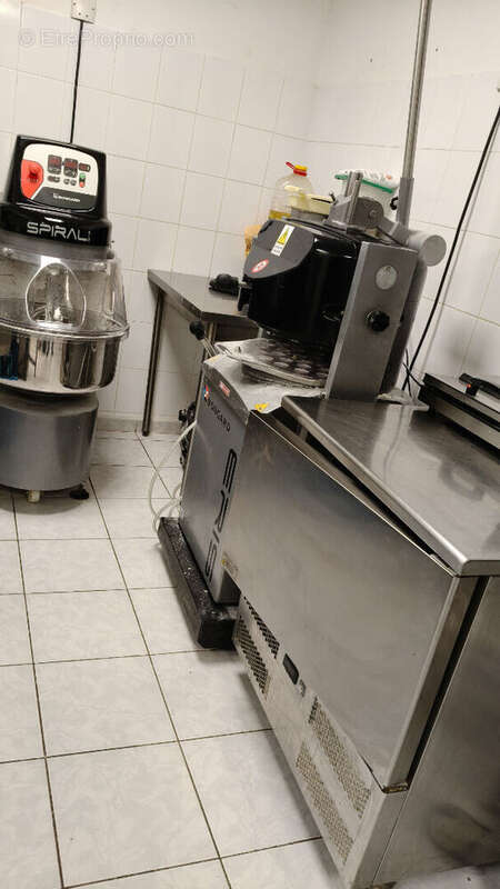 A vendre fonds de commerce concept burger maison idealement situe sur un axe principal (route des plages) a la londe les maures - photo 16