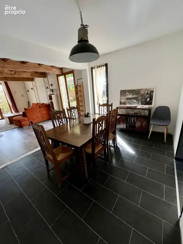 À découvrir : maison 5 pièces avec de beaux espaces extérieurs ! - photo 5