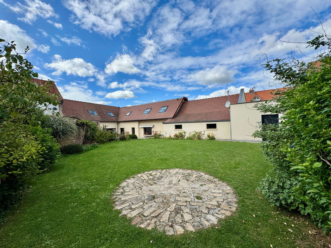 Maison à LA CHAUSSEE-TIRANCOURT
