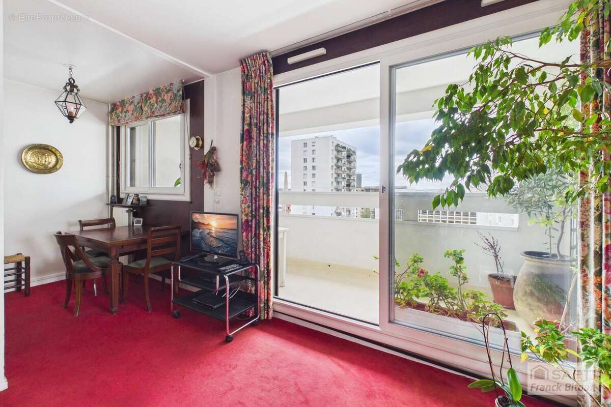 Photo 6 - Appartement à LEVALLOIS-PERRET