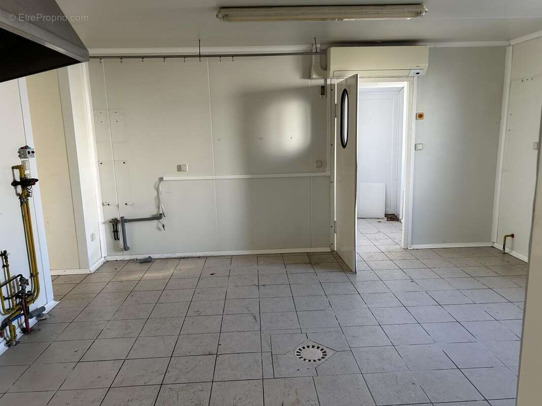 Commerce 70 m² à Escaudoeuvres  - photo 3
