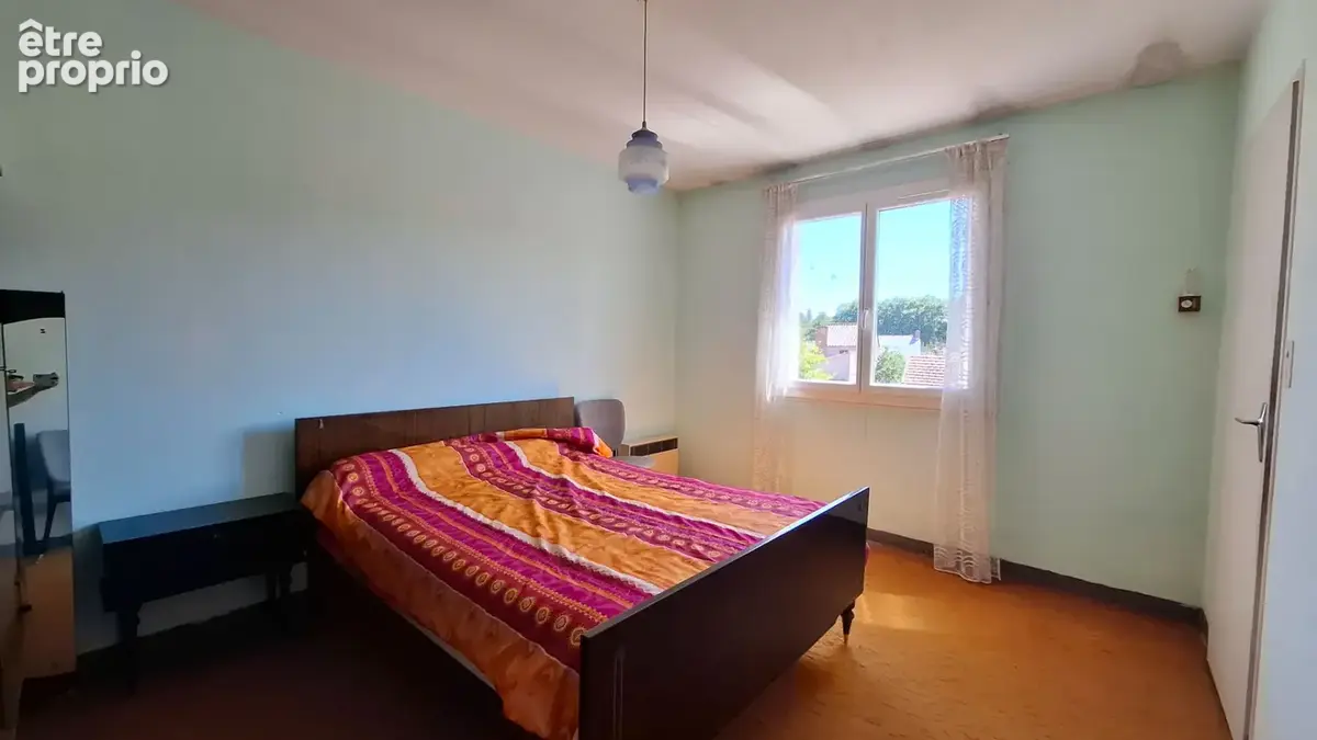 Grande maison familiale, 4 chambres, garage et dépendances. - photo 9