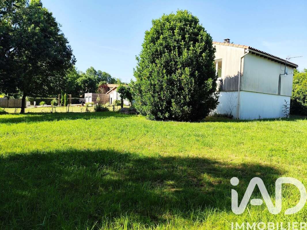 Photo 2 - Maison à BESSINES