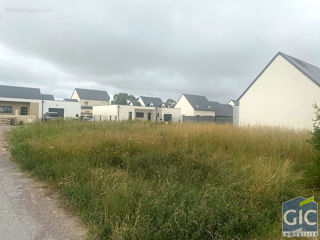 Terrain à CARPIQUET