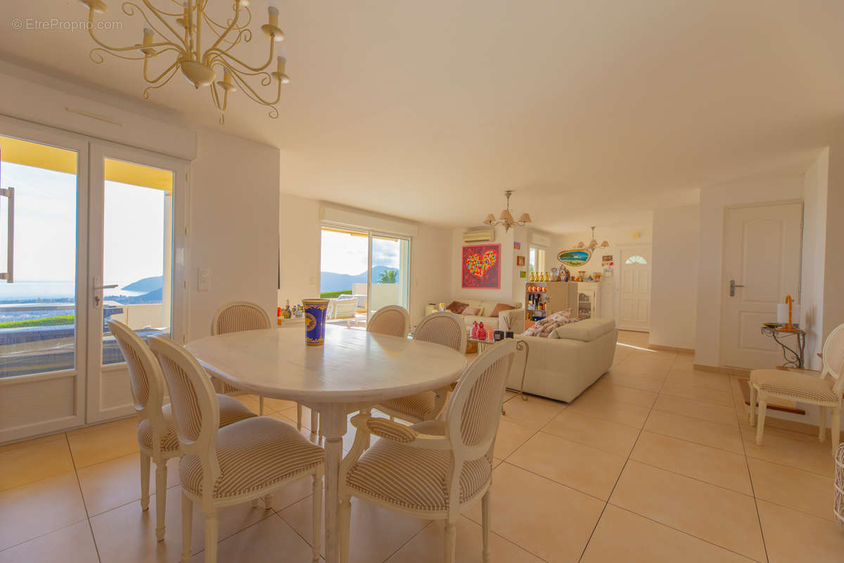 Maison à MANDELIEU-LA-NAPOULE