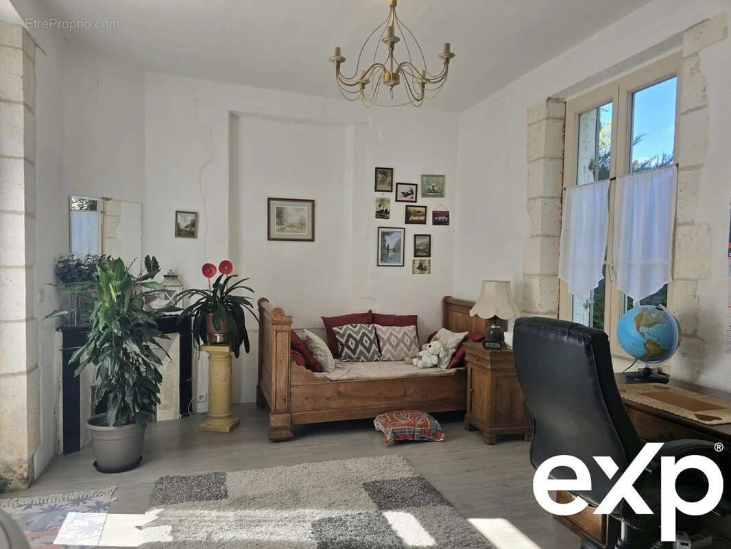 Maison à VILLETOUREIX