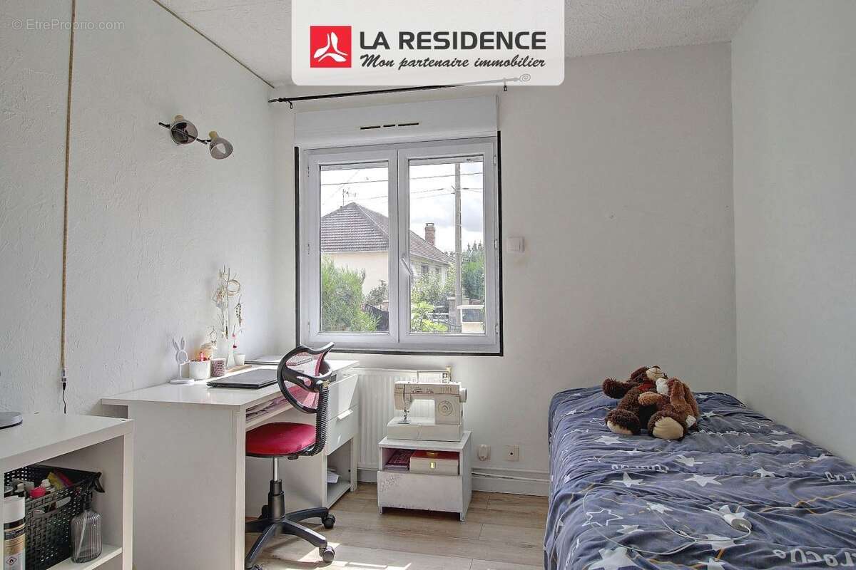 Maison à SAINT-ETIENNE-DU-ROUVRAY