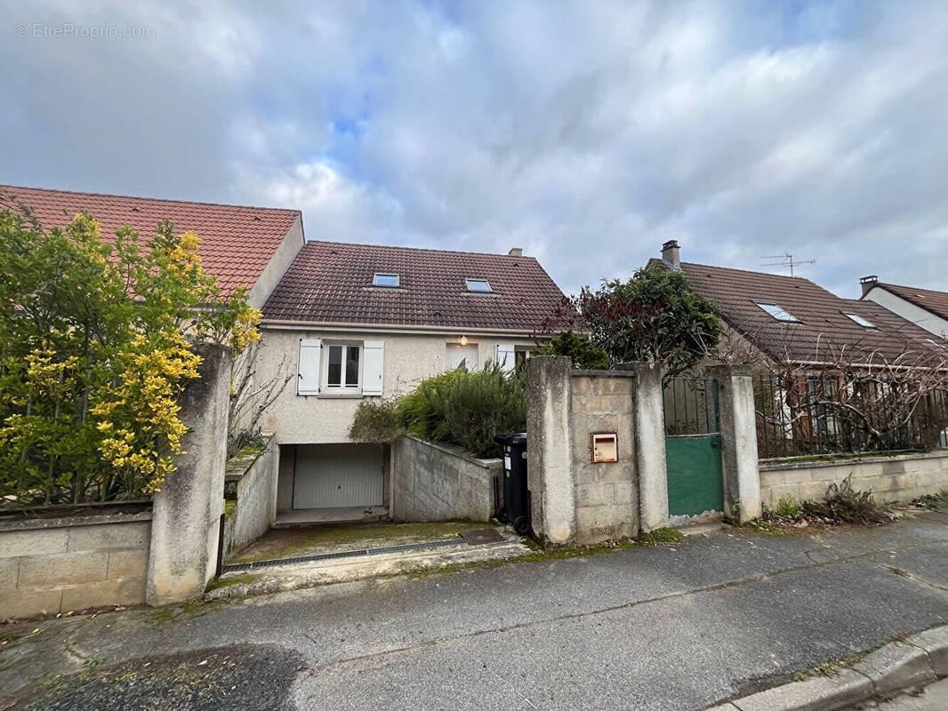 Maison à CREPY-EN-VALOIS