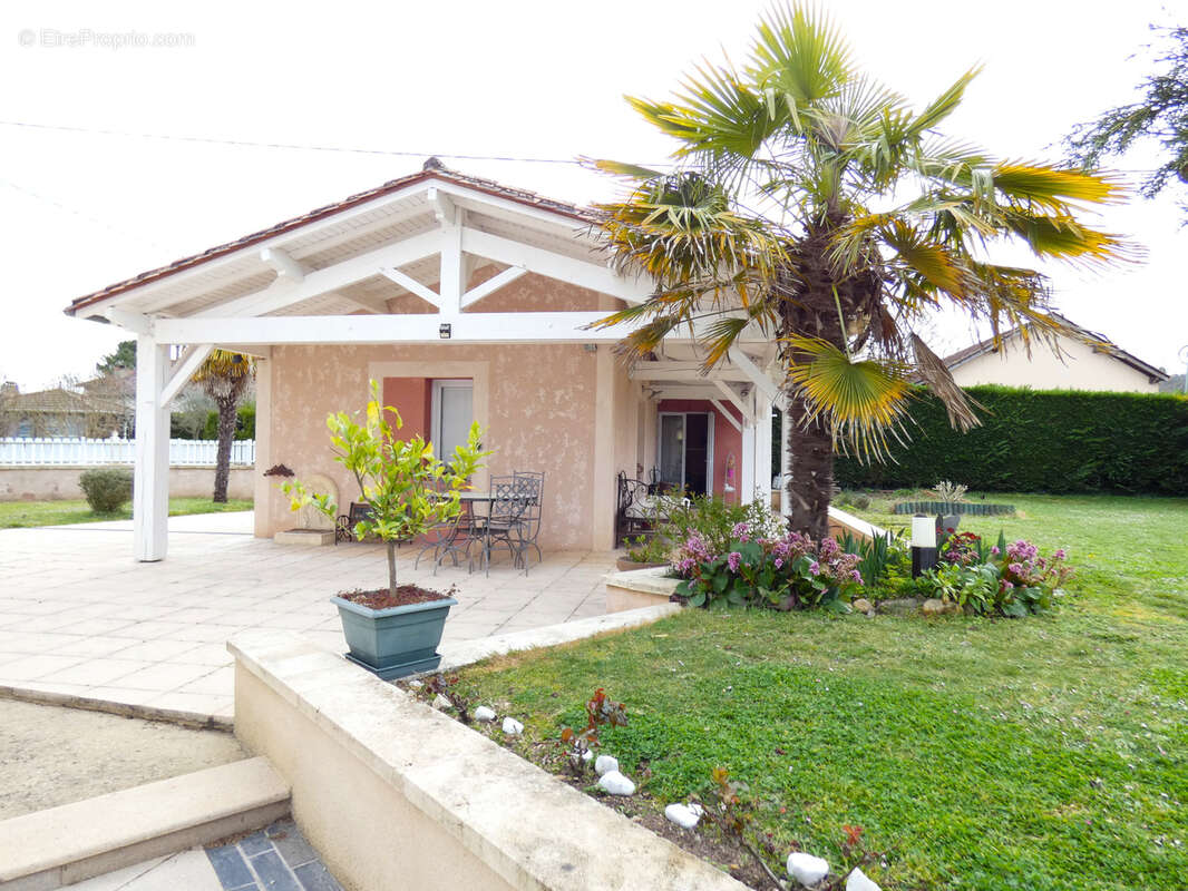 Maison à SAINT-LEON-SUR-L'ISLE