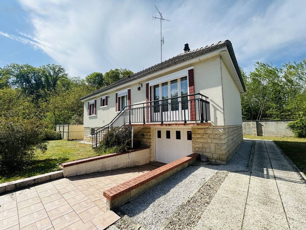 Maison à MONTMACQ
