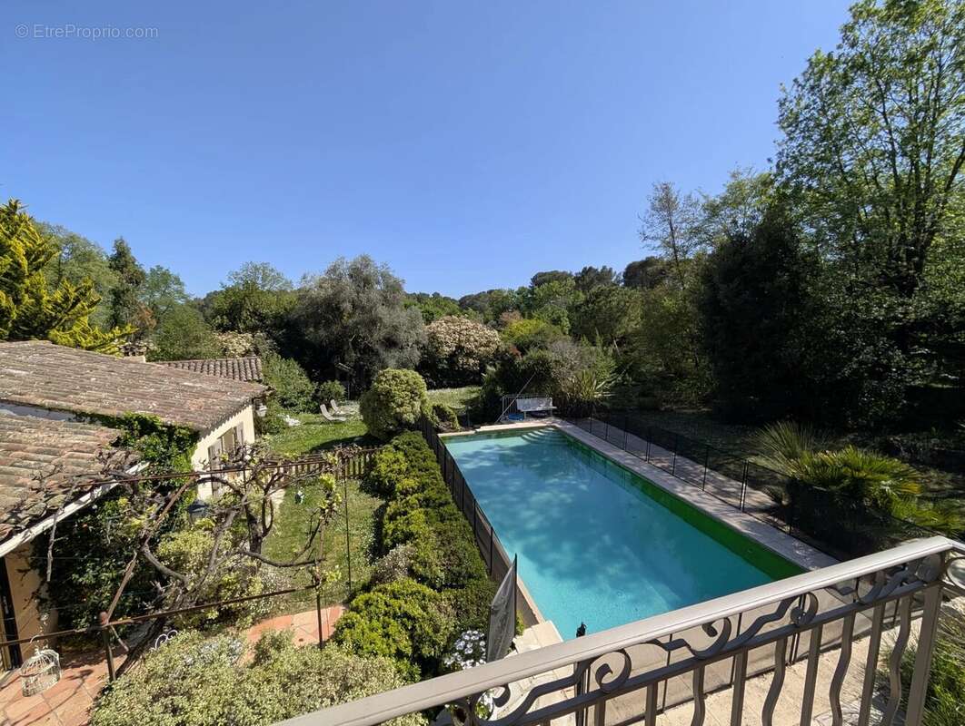 Maison à ROQUEFORT-LES-PINS