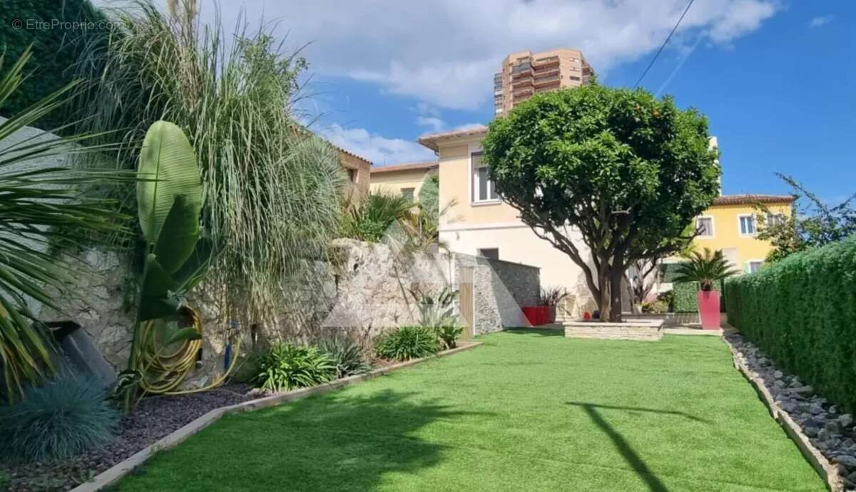 Maison à BEAUSOLEIL