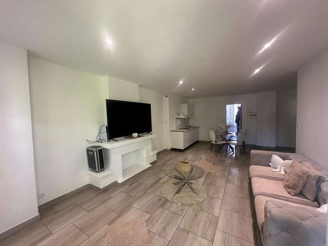 Appartement à LEZIGNAN-CORBIERES