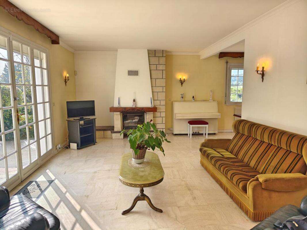 Maison à OISSEL