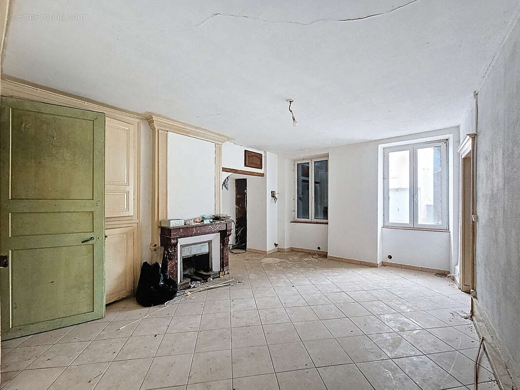 Ensemble immobilier à rénover - photo 2