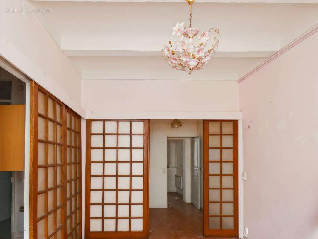 Immeuble Alès 160 m2, local commercial et trois appartements - photo 10