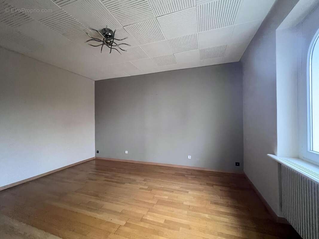 Maison à VILLAGE-NEUF