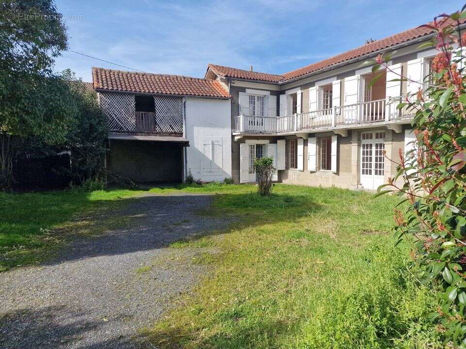 Maison à VIC-EN-BIGORRE