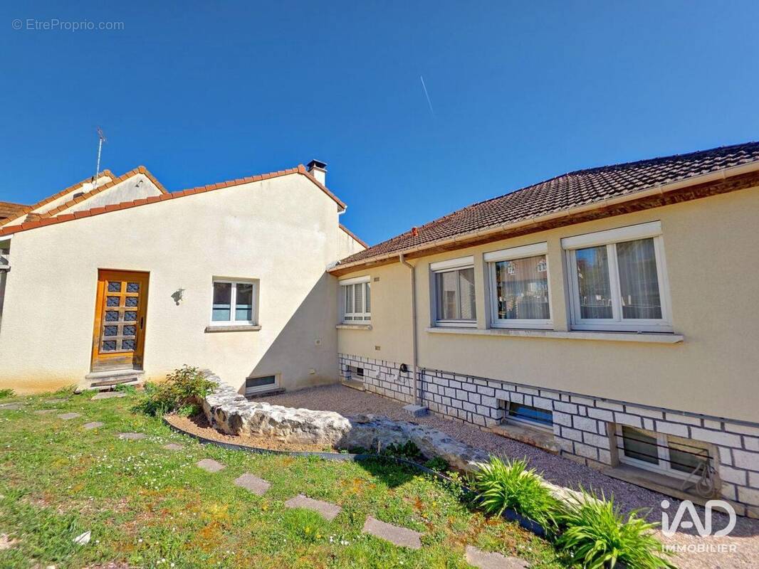Photo 1 - Maison à AULNAY-SUR-MAULDRE