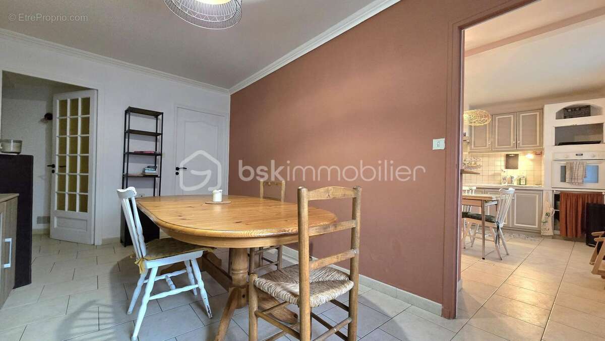 Grande maison de village : 4 chambres, cave et garage - photo 8