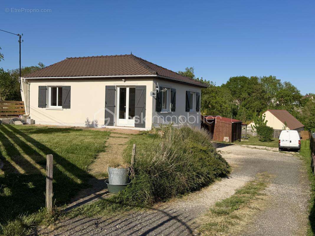 Maison à VIELS-MAISONS