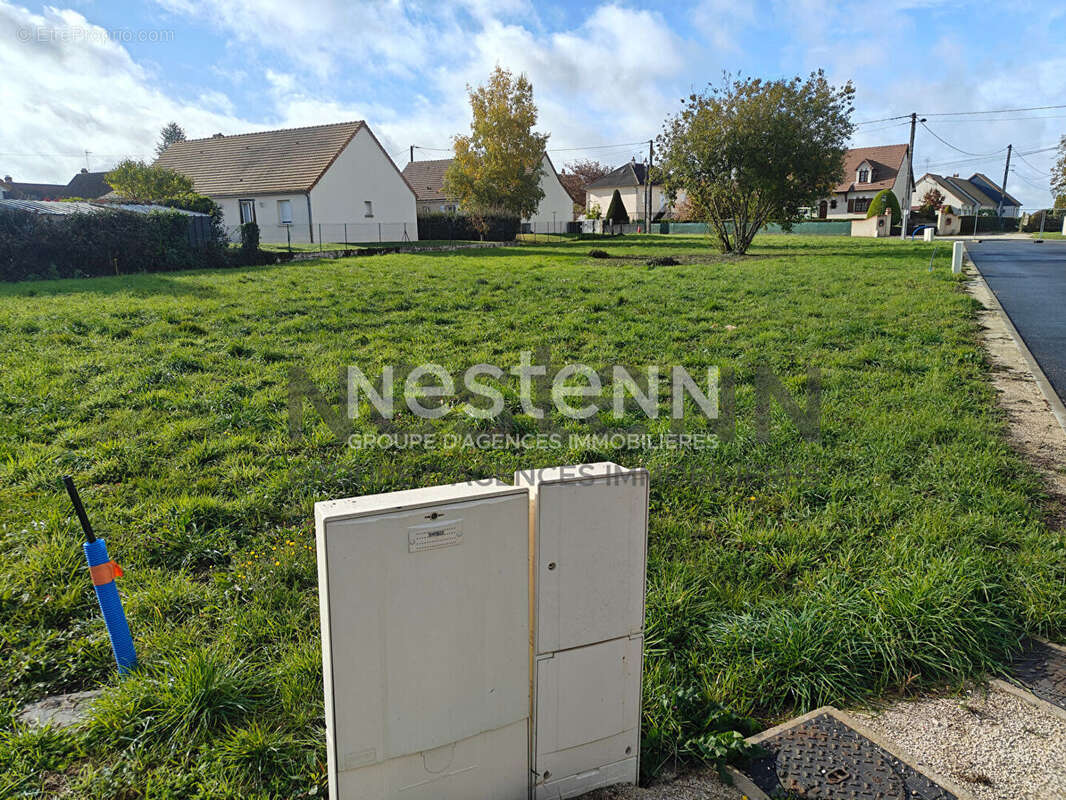 Terrain à FOSSE