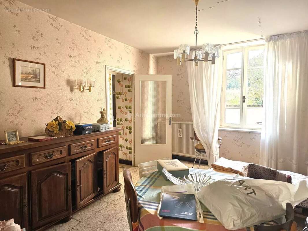Maison à SAINT-JUERY