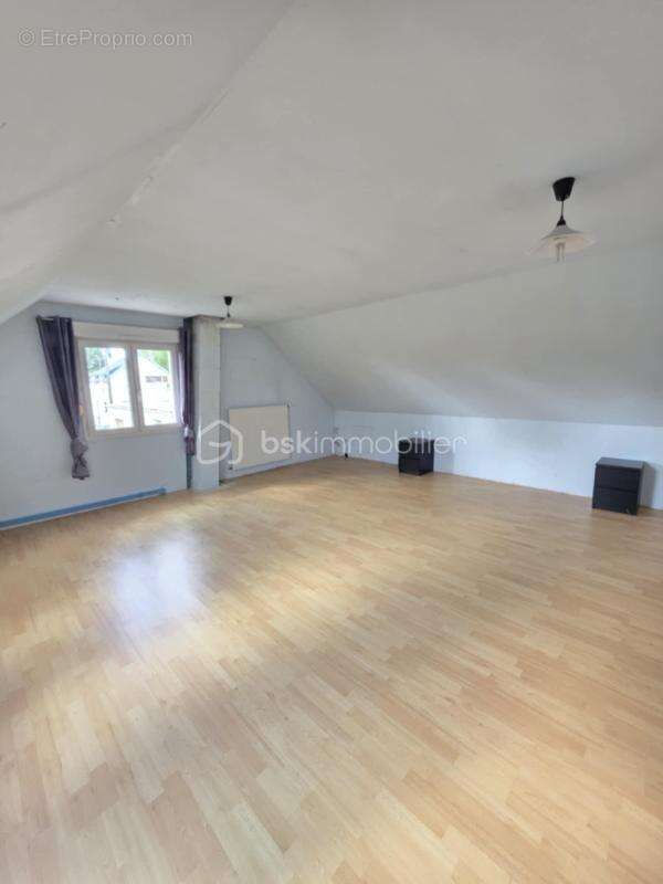 Maison à SAINTE-GAUBURGE-SAINTE-COLOMBE