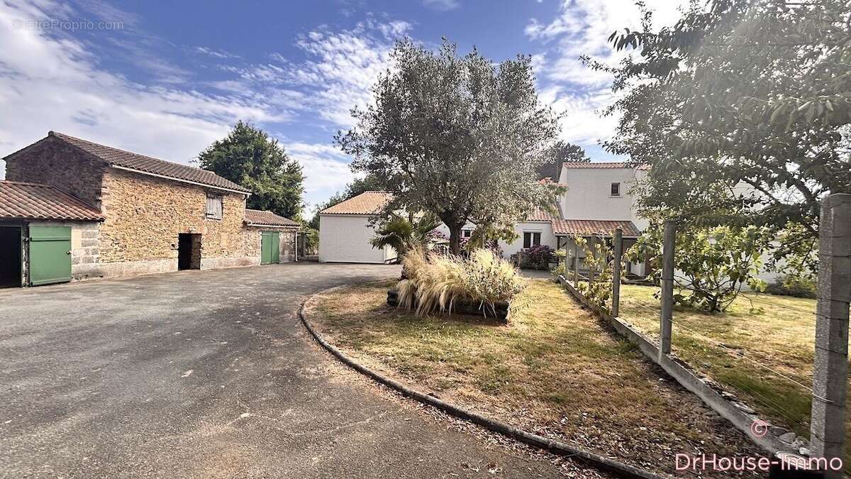 Maison à MAREUIL-SUR-LAY-DISSAIS