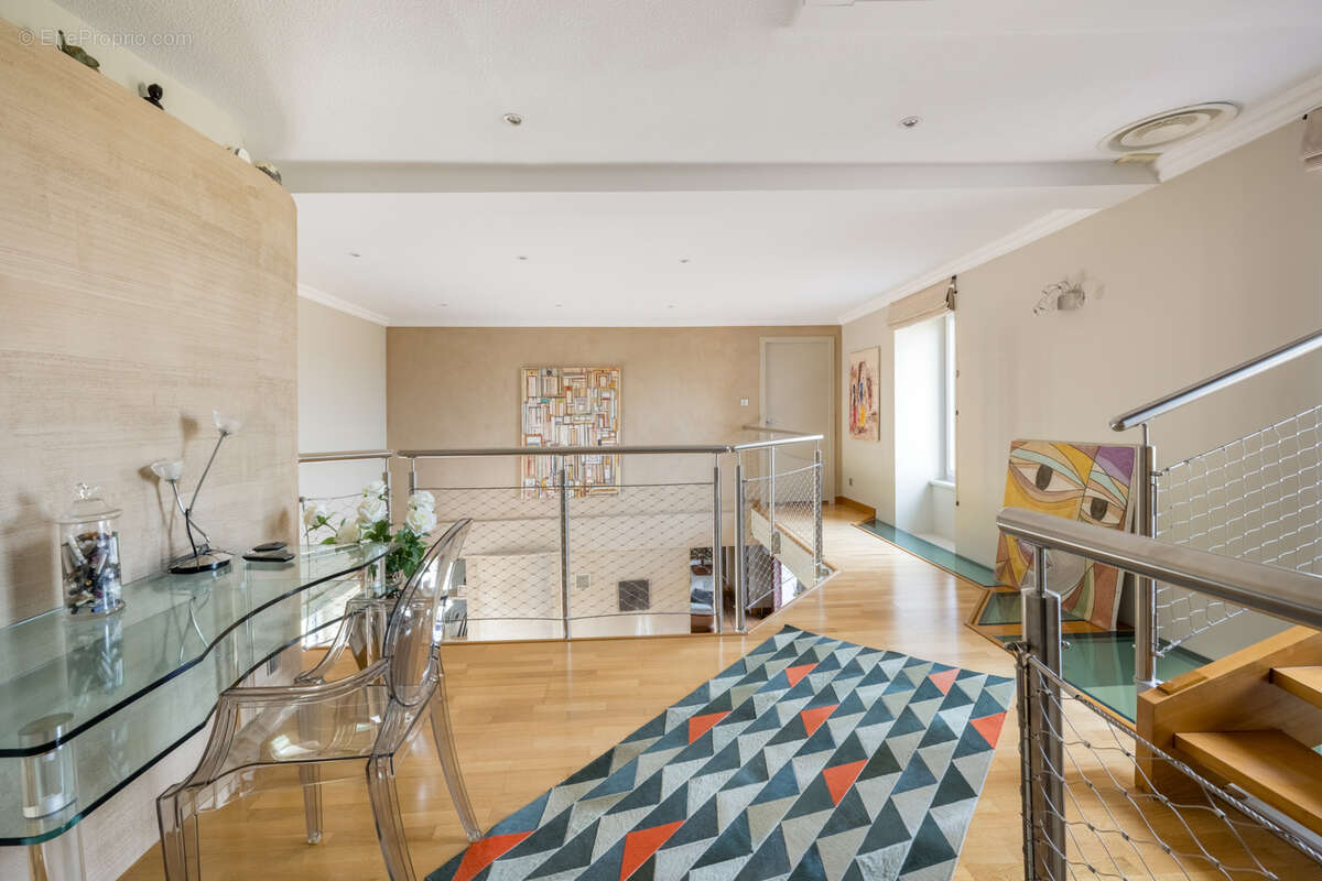 Maison à CHARNAY-LES-MACON