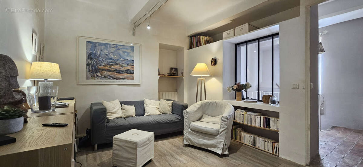 LAMBESC coup de cœur pour cette magnifique maison de village de 140 m2 avec terrasse - photo 24