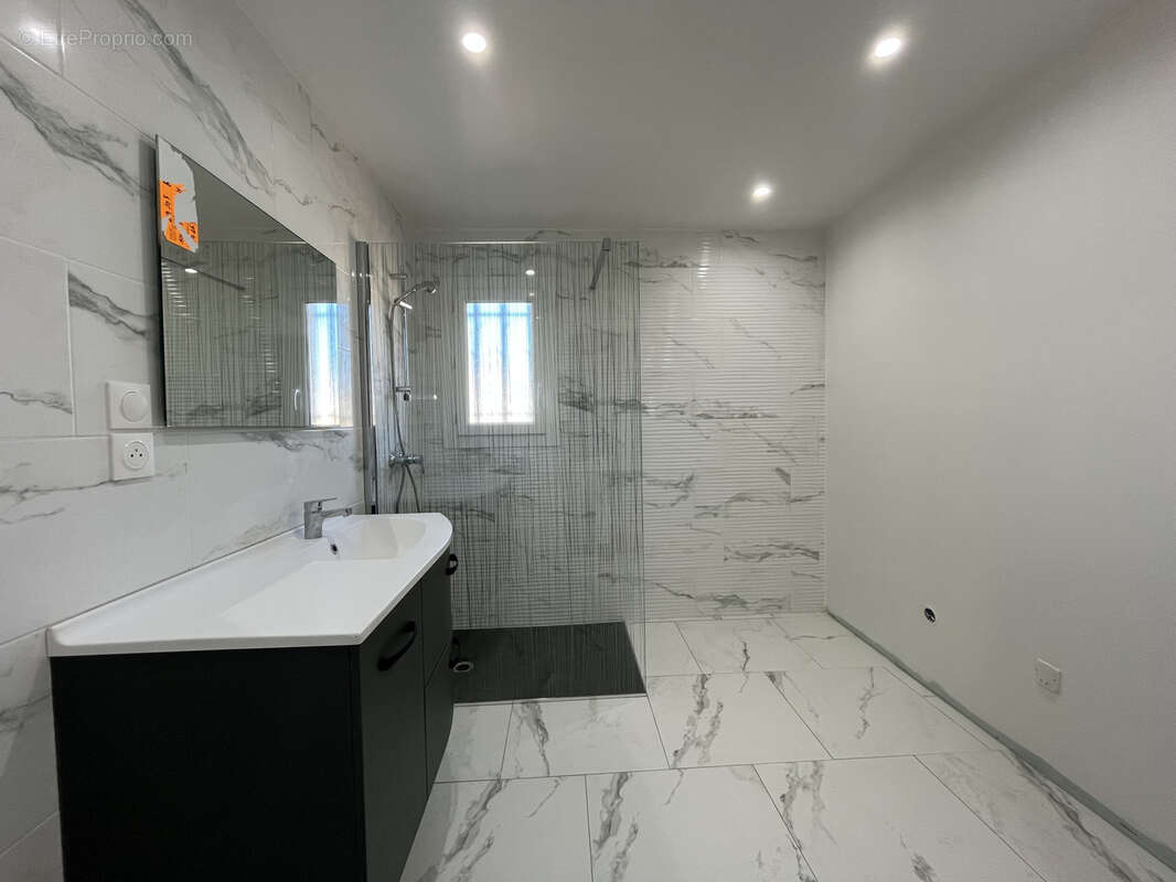 Appartement à SAINT-MAXIMIN-LA-SAINTE-BAUME