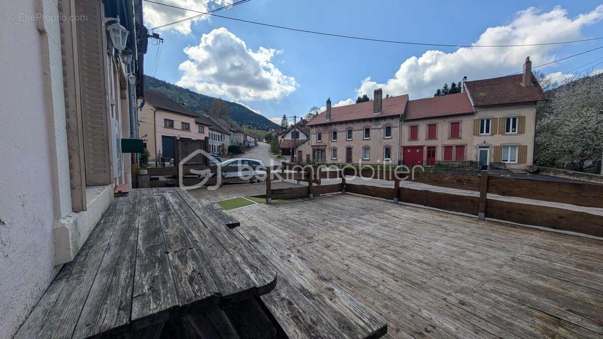 Commerce à VEXAINCOURT