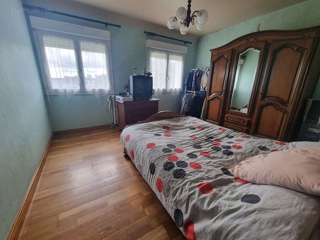 Maison Isigny Le Buat - photo 9