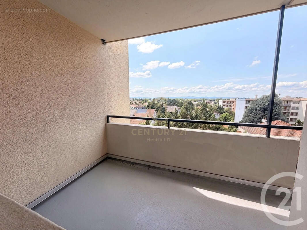 Appartement à BRON