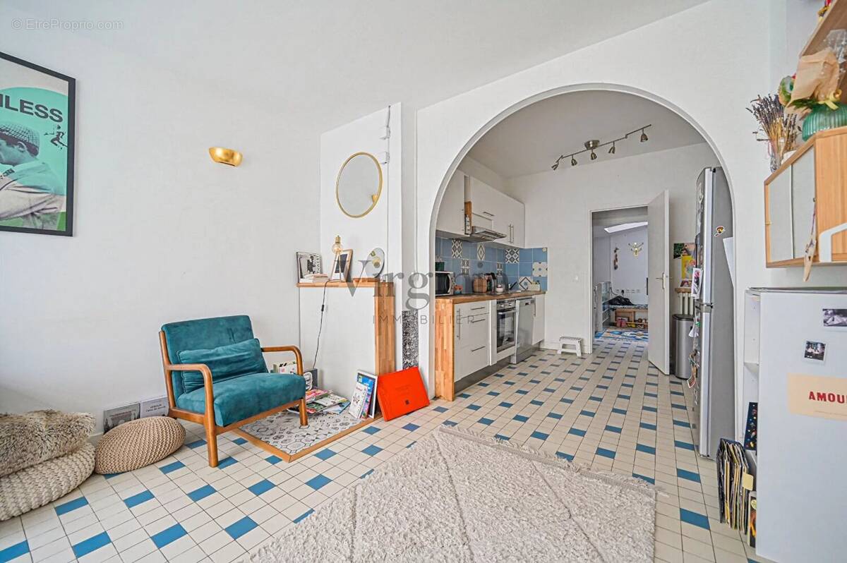 Appartement à CHARENTON-LE-PONT