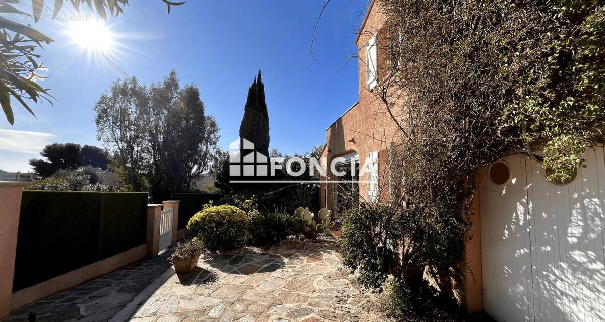 Maison à BORMES-LES-MIMOSAS