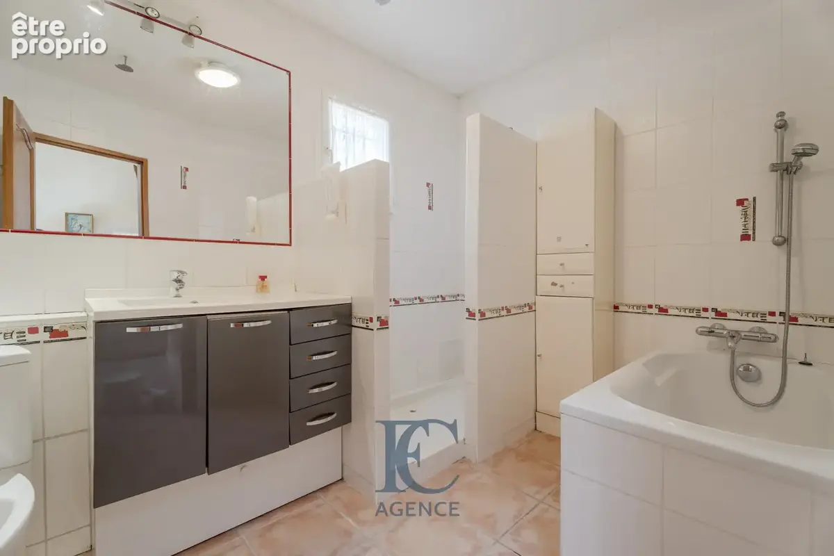 Maison 6 pièces de 120 m2 au Plan de la Mer - photo 9