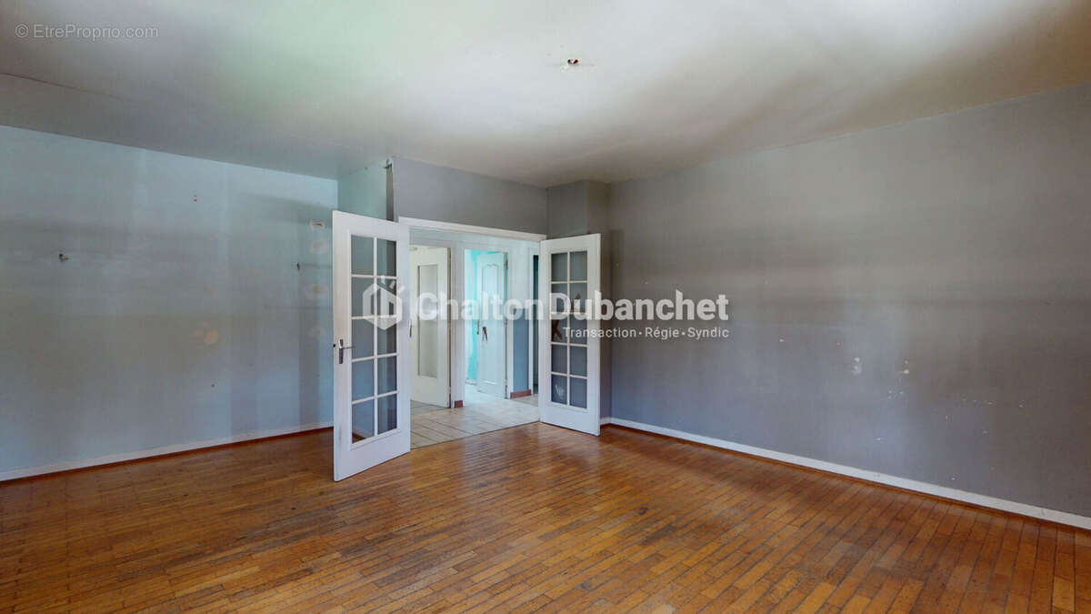CHARLIEU - Maison  de 149 m² habitables - photo 9
