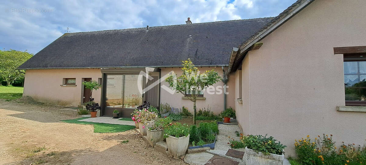 Maison à LIGNIERES-LA-CARELLE