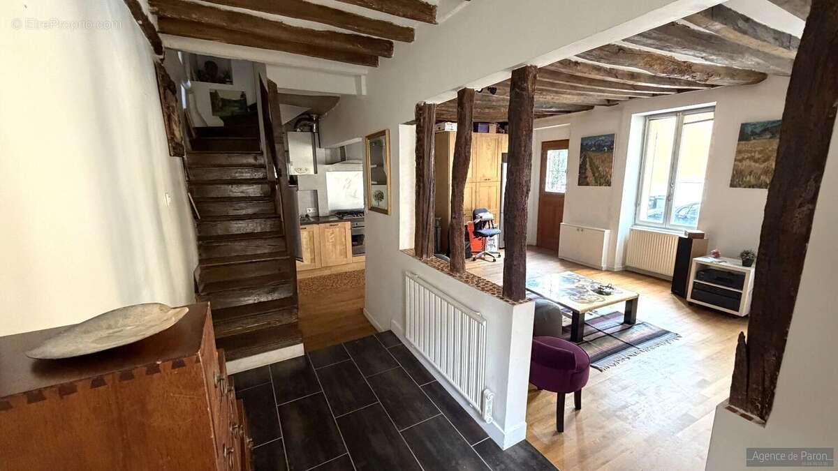 Maison à VERRIERES-LE-BUISSON