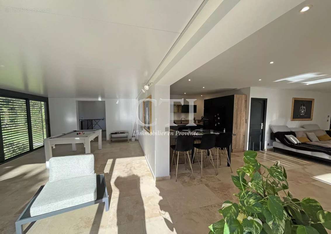 Maison à VAISON-LA-ROMAINE