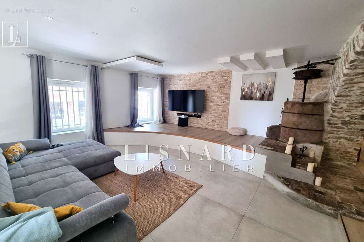 Appartement à VALLAURIS